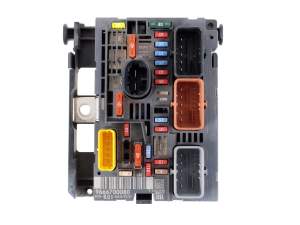 BSM Control Module Fuse Box Citroen C4 Picasso C5 III C6 Peugeot 3008 407 5008 RCZ 9666700080 R01