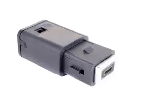 USB - C  Stecker Citroen C5 X Berlingo IV Peugeot 208 II 3008 III 5008 III Rifter Astra Combo 9831350680