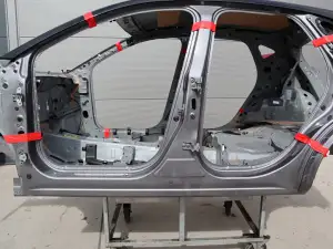 PRÓG LEWY SŁUPEK ŚRODKOWY RENAULT CAPTUR II 20- r. BIXNK TPKNG 764519869R