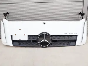 Kühlergrill Mercedes Actros MP4 / MP5 9147 A9607500409