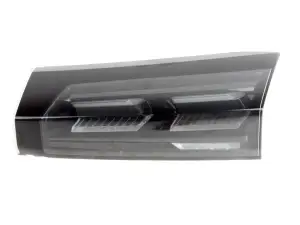 Rückleuchte rechts in die Heckklappe Peugeot 2008 II 23- Facelift 9850438380
