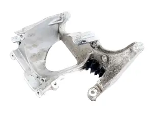 ŁAPA MOCOWANIE WSPORNIK FILTRA PALIWA CITROEN BERLINGO III C3 II C3 PICASSO C4 II C4 PICASSO DS3 DS4 DS5 JUMPY IV PEUGEOT 2008 208 3008 I II 301 308 5008 I II EXPERT IV PARTNER III 1.6 BLUEHDI 9678325480