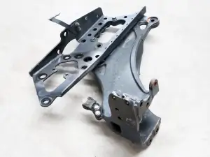 Support De Fixation De Cadre Avant Gauche Mercedes Actros MP4 MP5 A9603223101