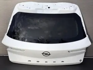 KLAPA TYLNA Z SZYBĄ OPEL MOKKA-E 20- r. KCA
