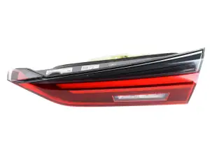 LAMPA LED PRAWA TYLNA W KLAPĘ BMW 4 G22 G23 I4 G26 M4 G82 G83 63217956630