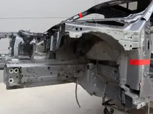 ĆWIARTKA LEWA PRZEDNIA PODŁUŻNICA LAND RANGE ROVER VELAR L560 17- r. CORRIS GREY
