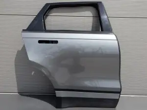 DRZWI PRAWE TYLNE LAND RANGE ROVER VELAR L560 17- r. CORRIS GREY