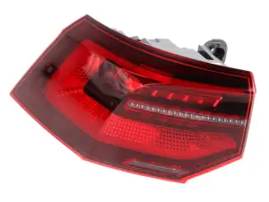 LAMPA LEWA TYLNA W BŁOTNIK LED VW GOLF VIII 19- r. HB 5H0945207A