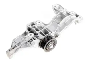 MOCOWANIE ŁAPA WSPORNIK ALTERNATORA C5 AIRCROSS DS7 3008 5008 508 II 1.6 HYBRID E-TENSE 9833032280