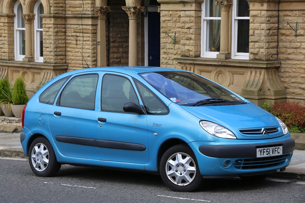 Comment remplacer un injecteur essence sur une CITROEN XSARA ?